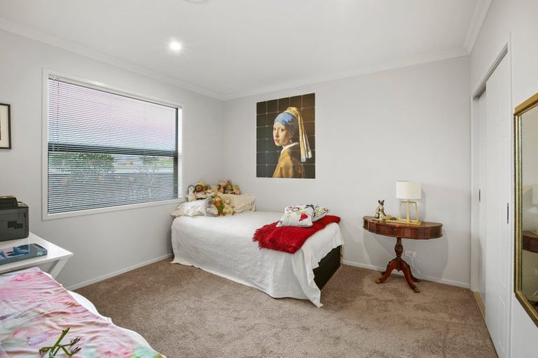 Photo of property in 10 Francis Douglas Drive, Westown, New Plymouth, 4310