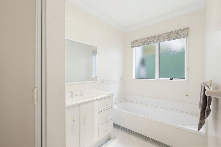 Photo of property in 1 Tombane Terrace, Papakowhai, Porirua, 5024