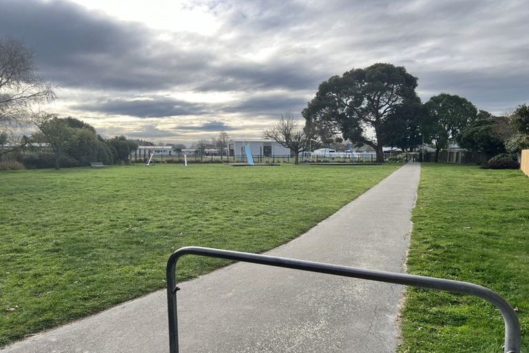 Photo of property in 35 Greendale Avenue, Avonhead, Christchurch, 8042