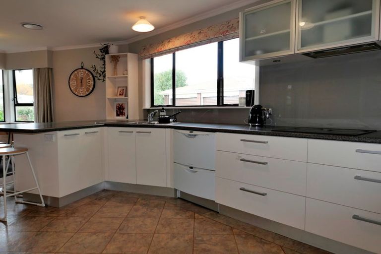 Photo of property in 86-88 Mcleavey Road, Ohau, Levin, 5570