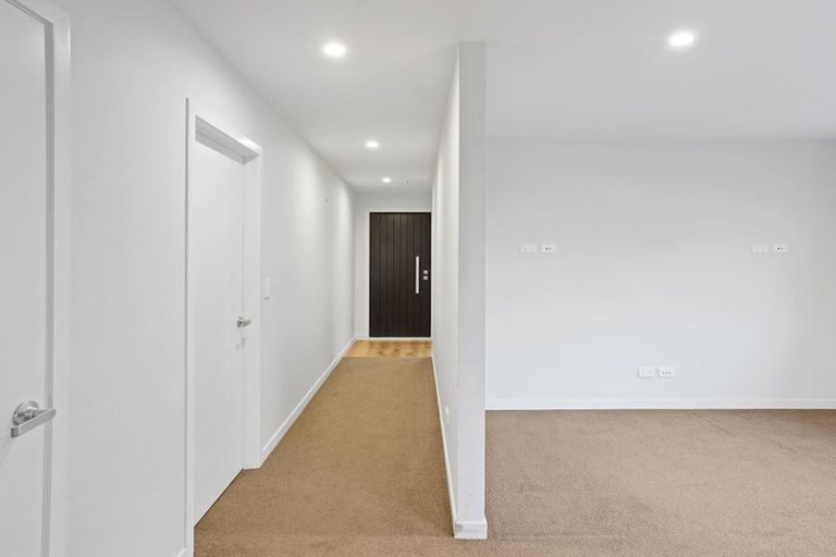 Photo of property in 14 Northmoor Boulevard, Rolleston, 7615