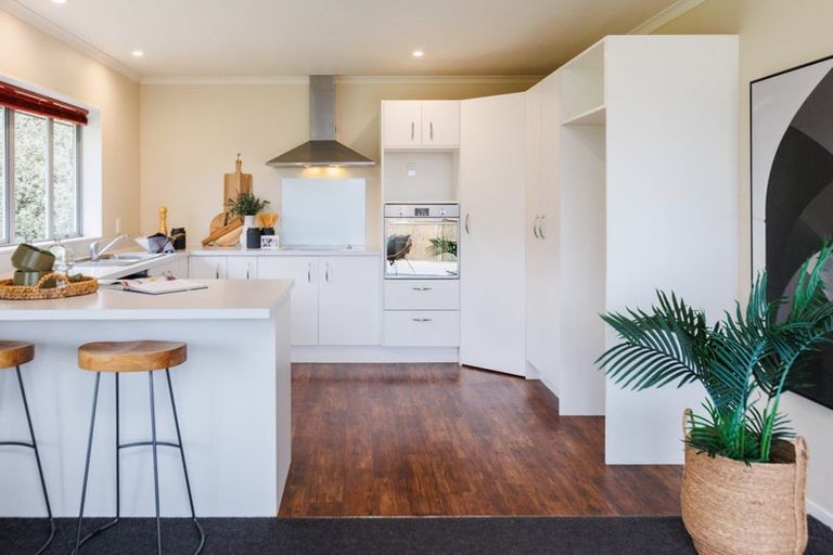 Photo of property in 33 Masefield Terrace, Kelvin Grove, Palmerston North, 4414