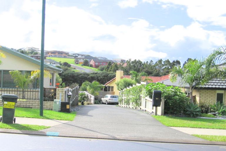 Photo of property in 19 Grovenor Drive, Orewa, 0931