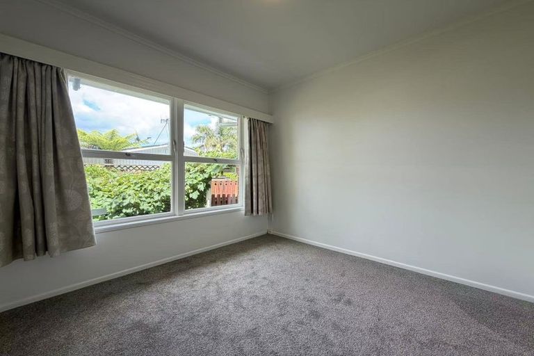 Photo of property in 1/18 Evelyn Place, Hillcrest, Auckland, 0627