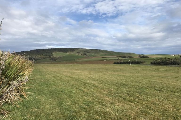 Photo of property in 23 Tamatea Street, Pahia, Riverton, 9881