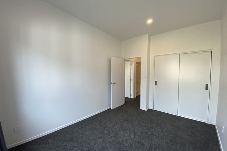 Photo of property in 62u4 Spenmoor Street, Newlands, Wellington, 6037