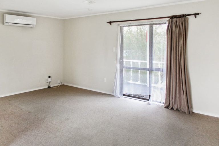 Photo of property in 18 Peter Hall Drive, Kelvin Grove, Palmerston North, 4414