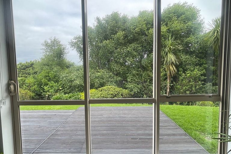 Photo of property in 17 Meteor Place, Schnapper Rock, Auckland, 0632