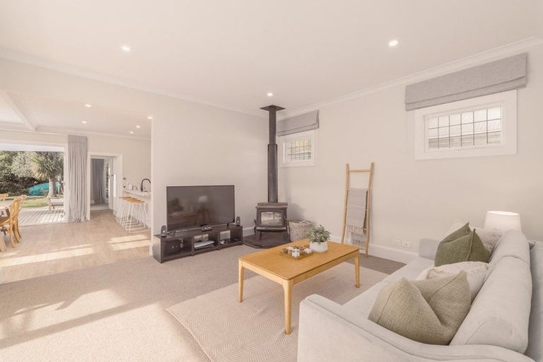 Photo of property in 44 Celia Street, Redcliffs, Christchurch, 8081