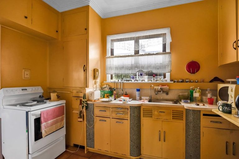 Photo of property in 35 High Street, Hawera, 4610