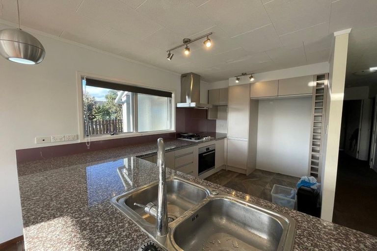 Photo of property in 85 Santiago Crescent, Unsworth Heights, Auckland, 0632