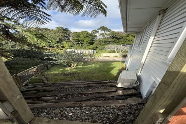 Photo of property in 24 Banks Street, Marfell, New Plymouth, 4310
