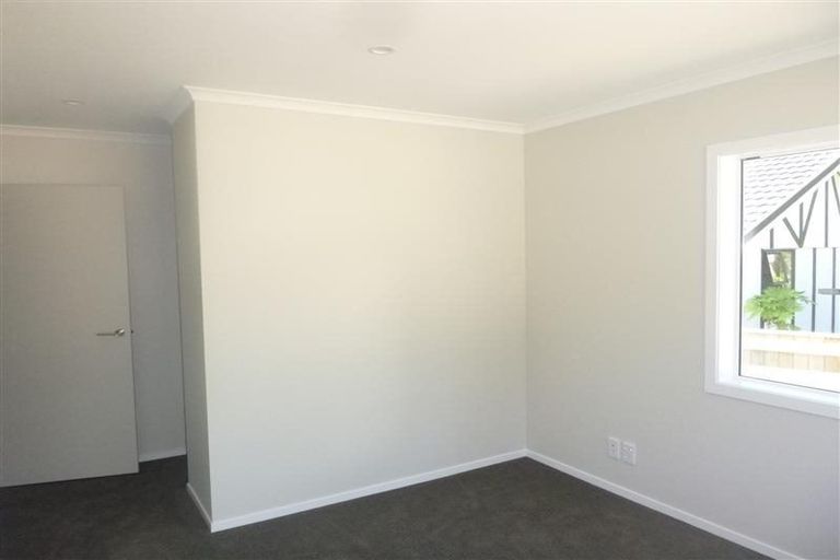 Photo of property in 20u8 Glanmire Road, Newlands, Wellington, 6037