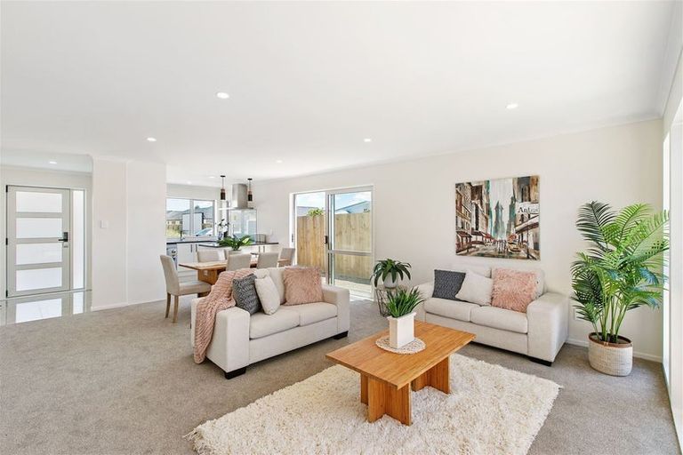 Photo of property in 27 Matata Drive, Takanini, 2112