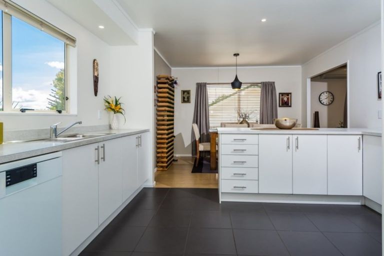 Photo of property in 256 Birkdale Road, Birkdale, Auckland, 0626