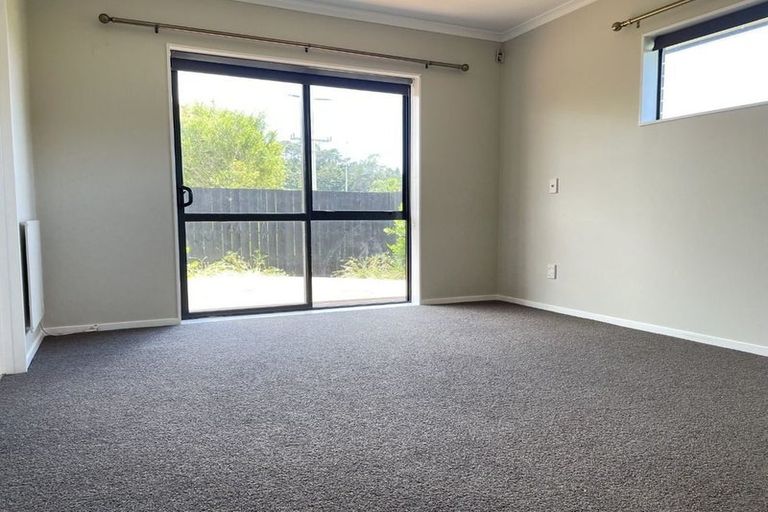 Photo of property in 20 Jade Court, Rosedale, Auckland, 0632