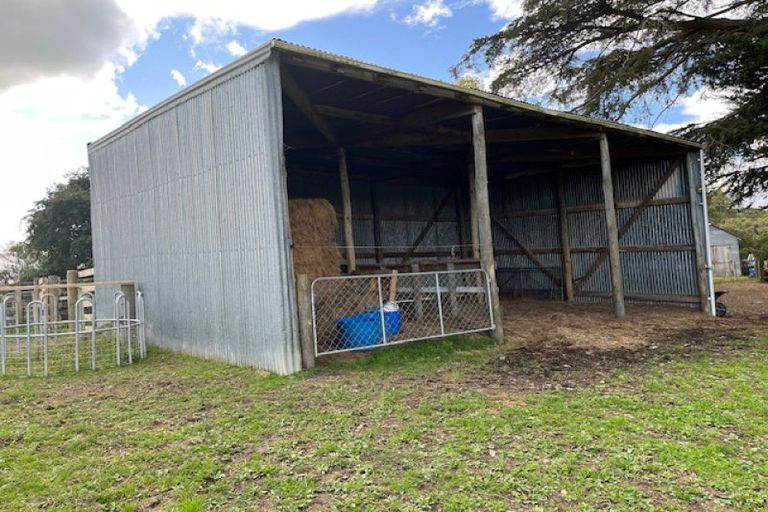 Photo of property in 180 Tipapakuku Road, Dannevirke, 4930