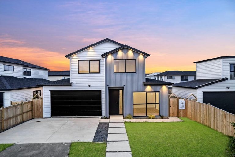 Photo of property in 16 Gertrude Cole Road, Clarks Beach, 2122