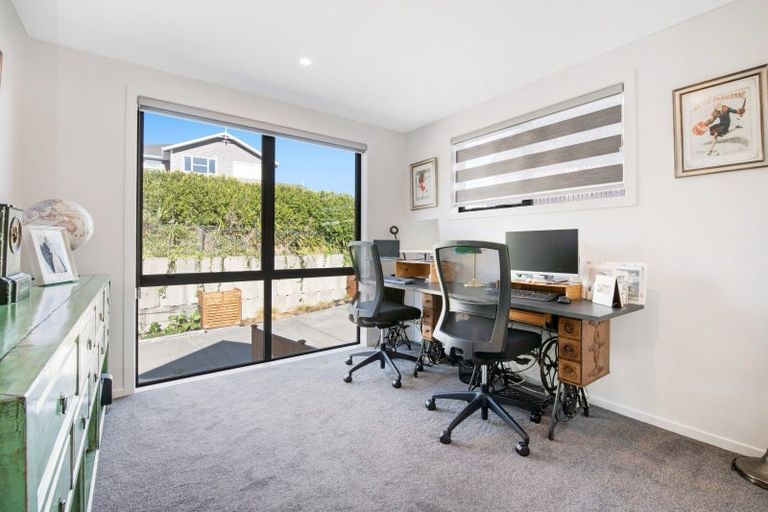 Photo of property in 42 Arran Point Parade, Orewa, 0931