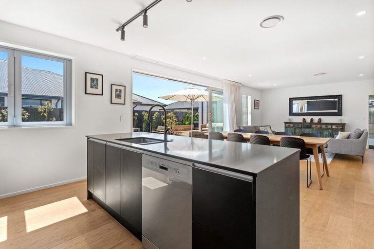 Photo of property in 2 Guyon Street, Marshland, Christchurch, 8083