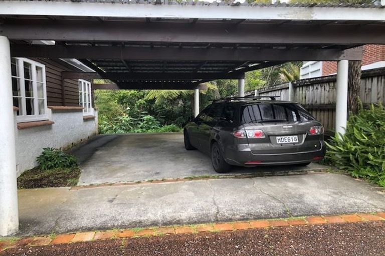 Photo of property in 212 Godley Road, Titirangi, Auckland, 0604