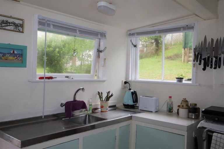 Photo of property in 53 Sea View Road, Baylys Beach, Dargaville, 0377