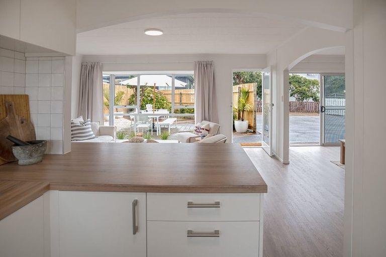 Photo of property in 3/83 Centreway Road, Orewa, 0931