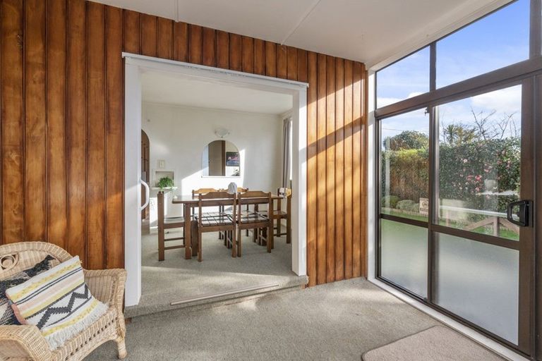 Photo of property in 81 Queenwood Road, Levin, 5510