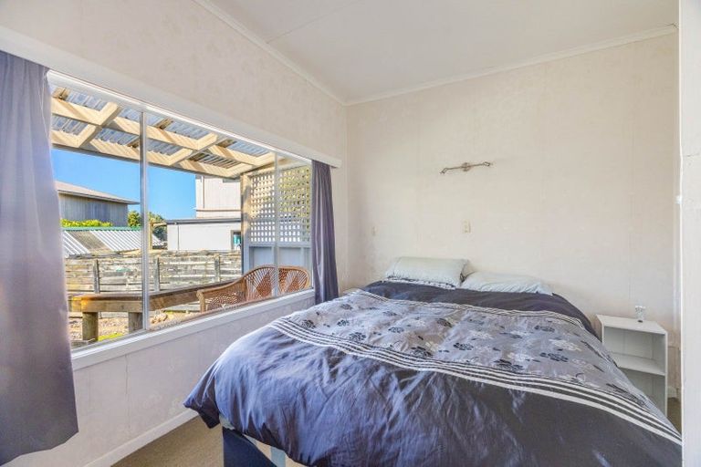 Photo of property in 9 Ohinemuhu Road, Porangahau, 4293