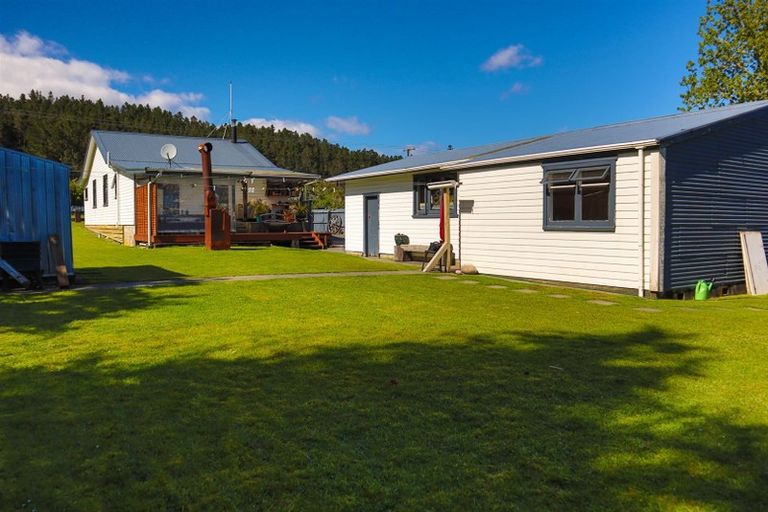 Photo of property in 49 Omapere Street, Dobson, Greymouth, 7805