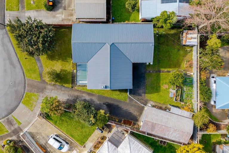 Photo of property in 2 Ajax Place, Highbury, Palmerston North, 4412