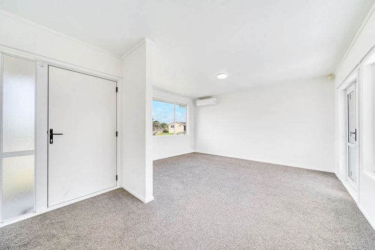Photo of property in 73 Calthorp Close, Favona, Auckland, 2024