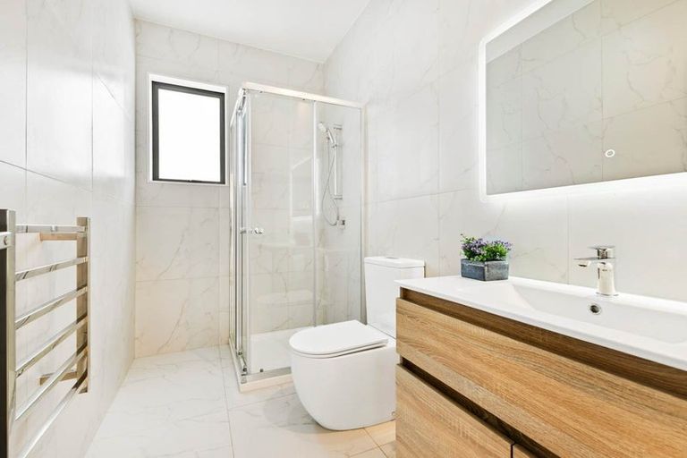 Photo of property in 30 Auranga Drive, Karaka, 2113