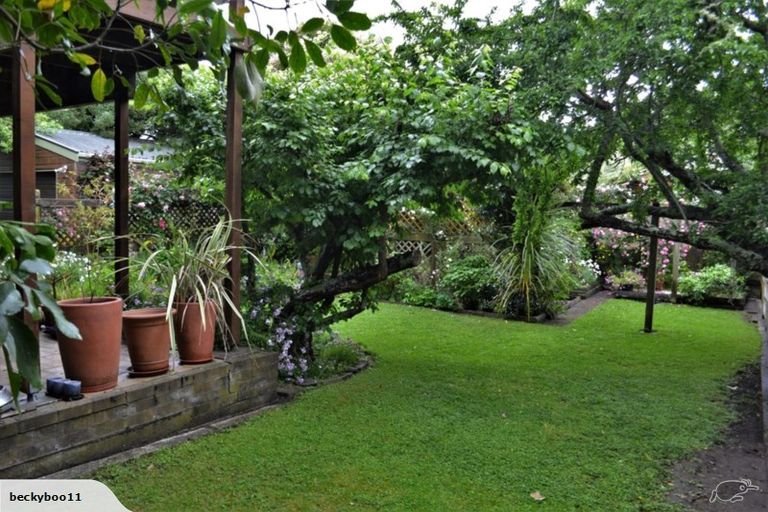 Photo of property in 2 Park Road, Paraparaumu Beach, Paraparaumu, 5032