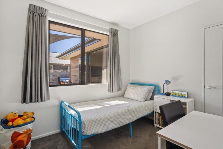 Photo of property in 12 Warbler Lane, Albert Town, Wanaka, 9305
