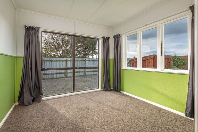 Photo of property in 24 Nuku Street, Tangimoana, 4822