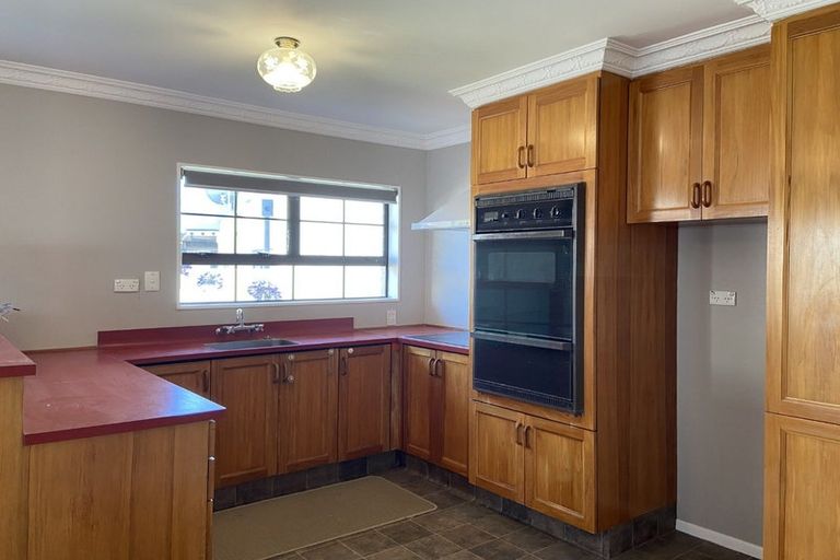 Photo of property in 3 Eliot Street, New Plymouth, 4310