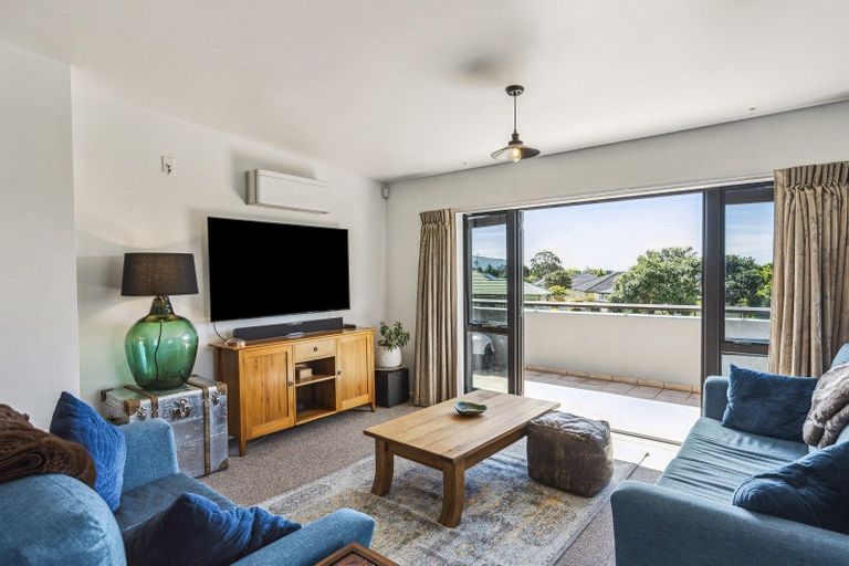 Photo of property in 8 Millennium Hill, Paraparaumu, 5032