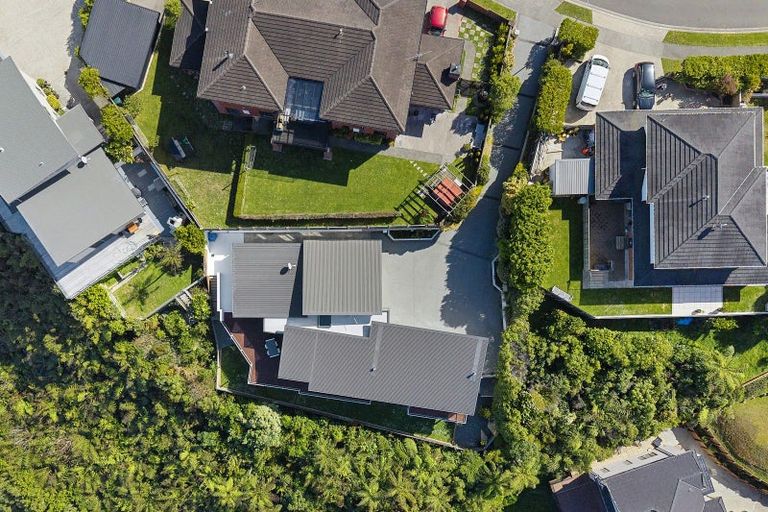 Photo of property in 34 Arahiwi Grove, Tirohanga, Lower Hutt, 5010