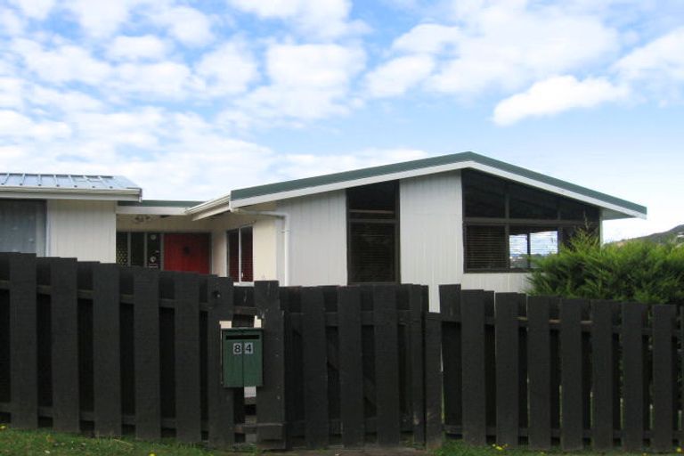 Photo of property in 84 Thurleigh Grove, Karori, Wellington, 6012