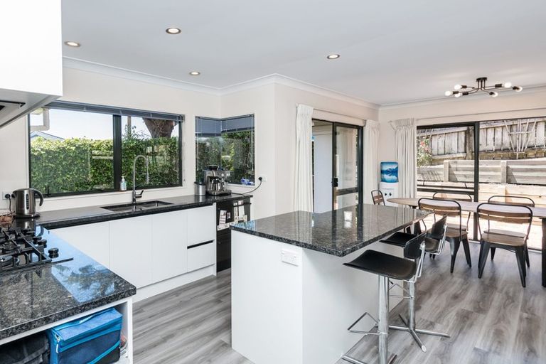 Photo of property in 2 Ridley Green, Churton Park, Wellington, 6037