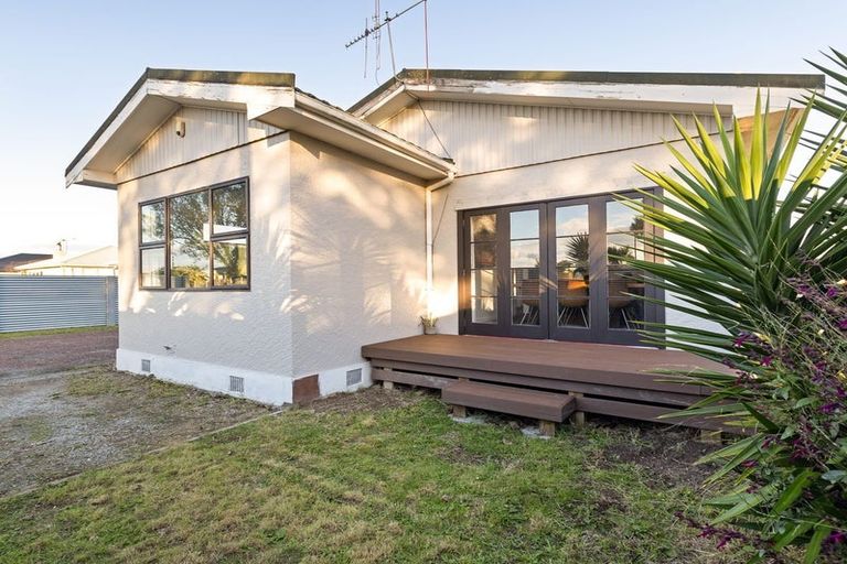 Photo of property in 256 Tremaine Avenue, Highbury, Palmerston North, 4412