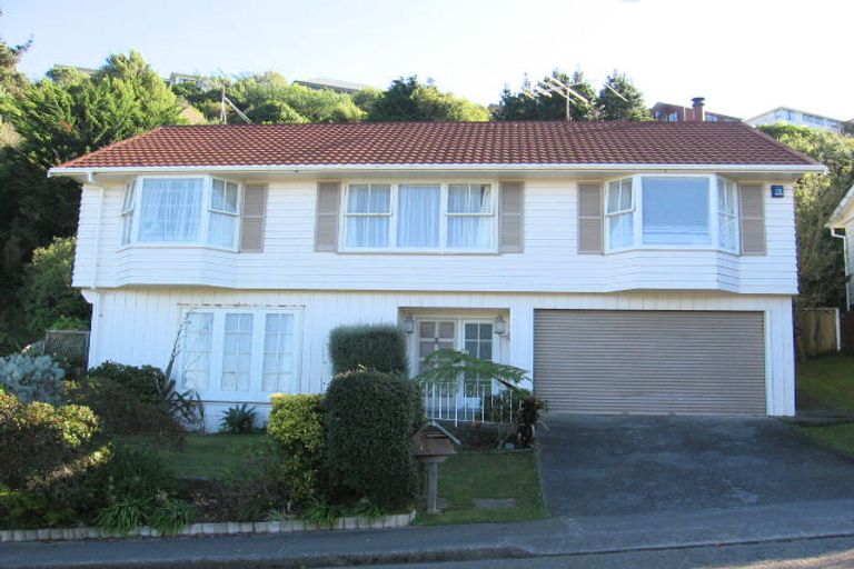 Photo of property in 13 Fairburn Grove, Johnsonville, Wellington, 6037