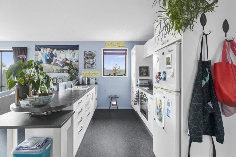 Photo of property in 184 Tukapa Street, Westown, New Plymouth, 4310