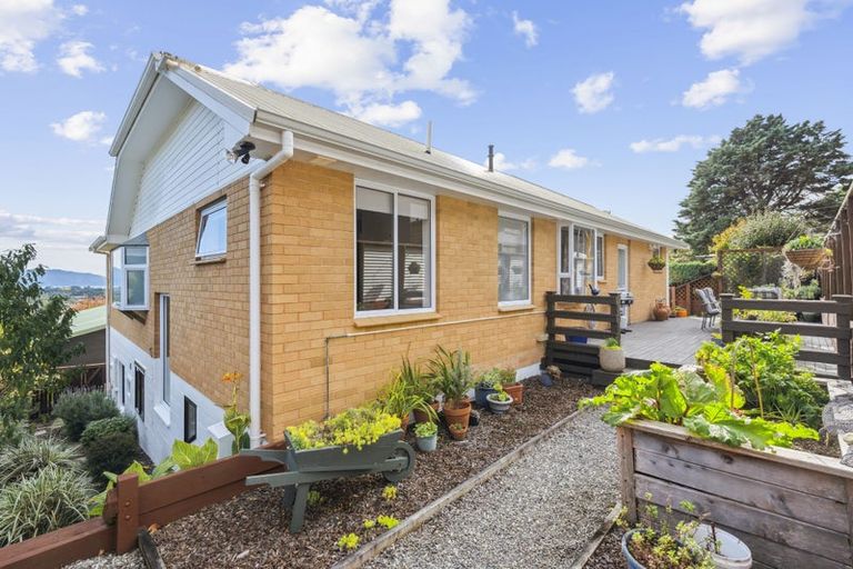 Photo of property in 49 Kakariki Grove, Waikanae, 5036