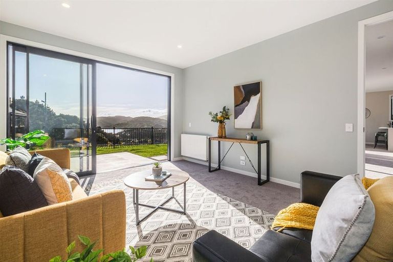 Photo of property in 8 Skysail Lane, Whitby, Porirua, 5024