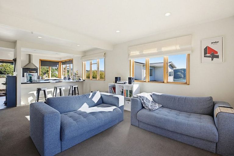 Photo of property in 8 Kiriwai Road, Paremata, Porirua, 5024