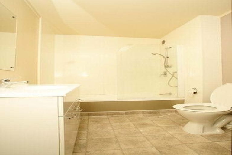 Photo of property in 8/3 Kelvin Grove, Te Aro, Wellington, 6011