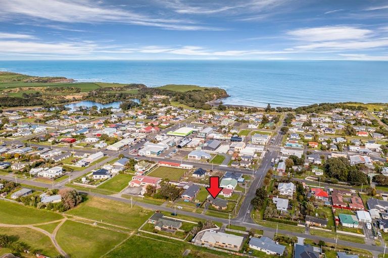 Photo of property in 40 Gisborne Terrace, Opunake, 4616