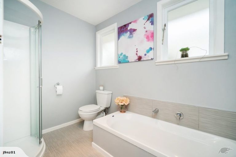 Photo of property in 3/10 Coroglen Avenue, Birkenhead, Auckland, 0626